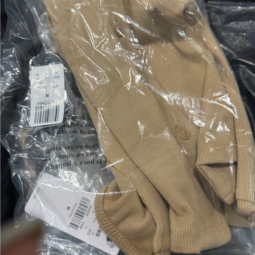 Express Beige Button-Front Ribbed Tank - Picture 5 of 8